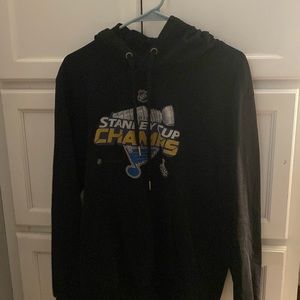 Mens medium NHL Stanley cup hoodie purchased at the Stanley cup!